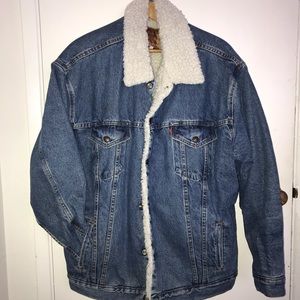 Vintage Trucker Levi Strauss XXL Sherpa lined Denim jacket